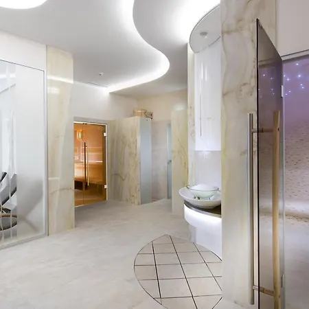 Francis Palace 4*