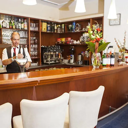 Francis Palace 4*
