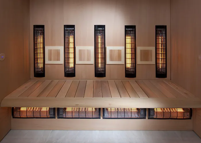 Francis Palace מלון