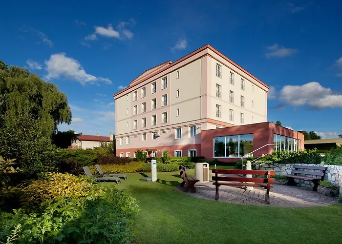 מלון Francis Palace 4*